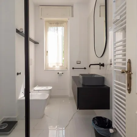 Big Apartment Close To Bocconi / Humanitas / Ieo Milan Exterior photo